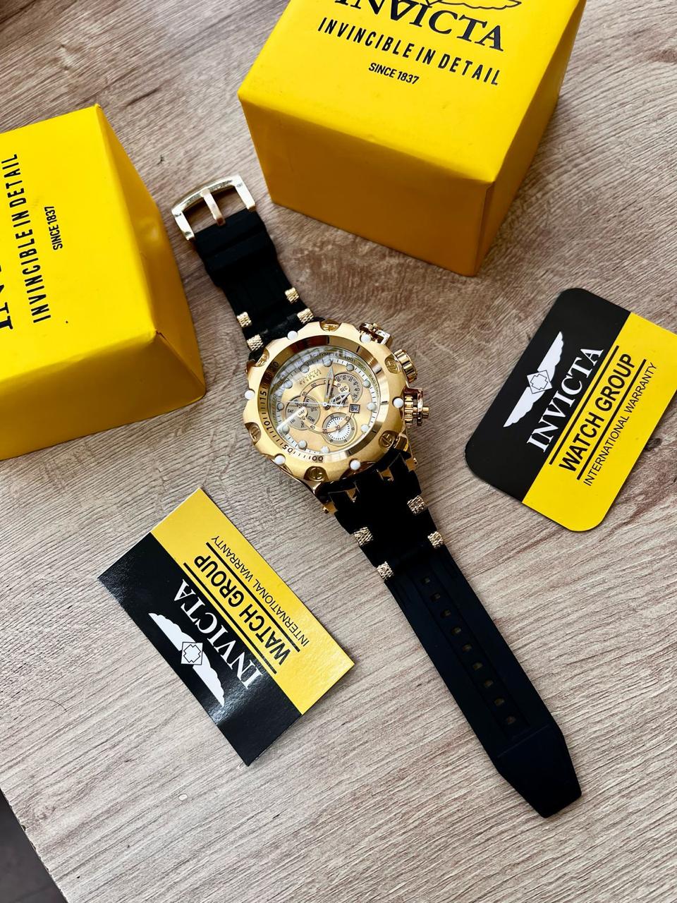 RELOJ INVICTA VENON  CAUCHO